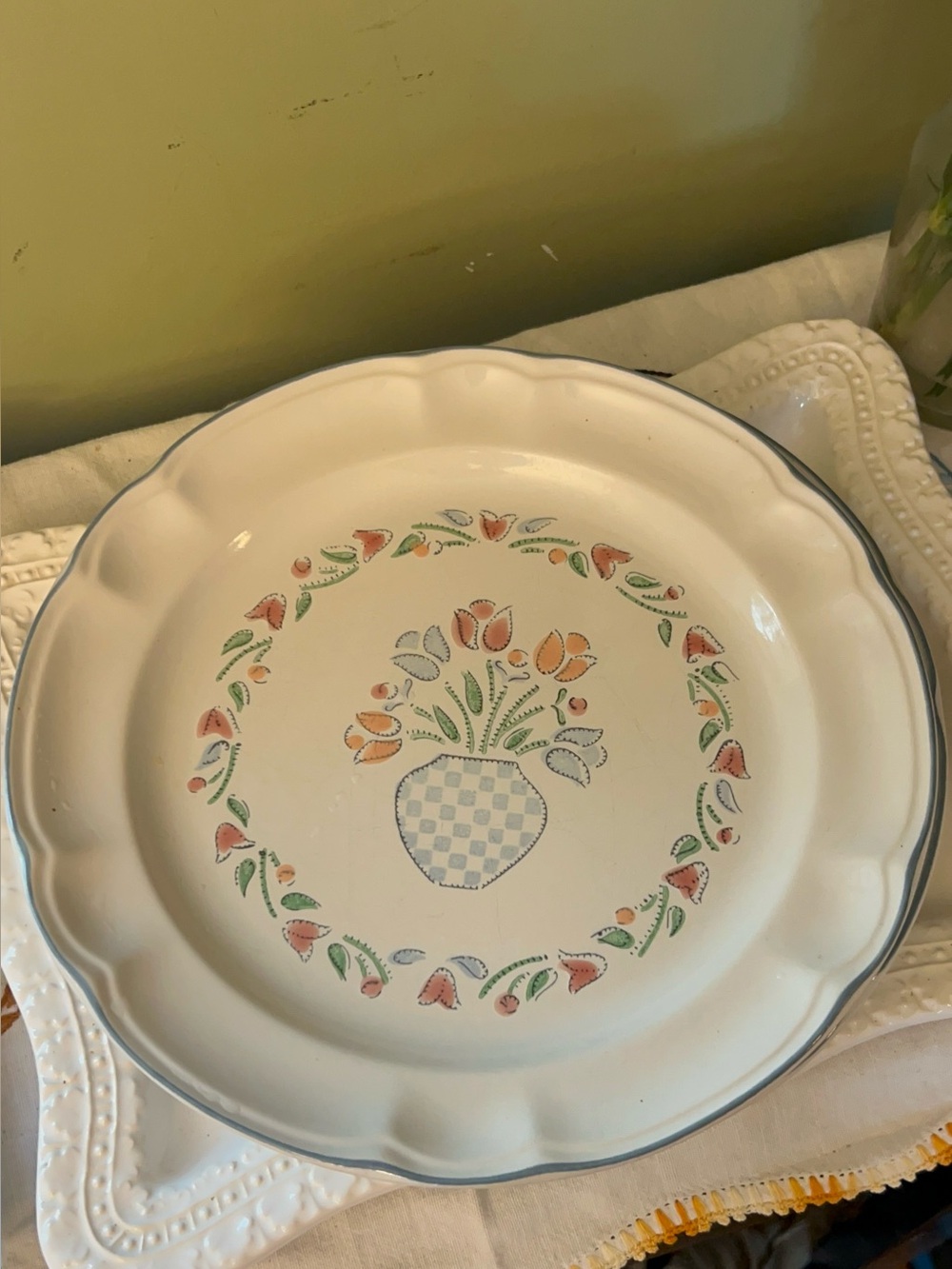 Tapestry Dinner Plates Cottage Core 2 PinkVase 2 Blue Vase